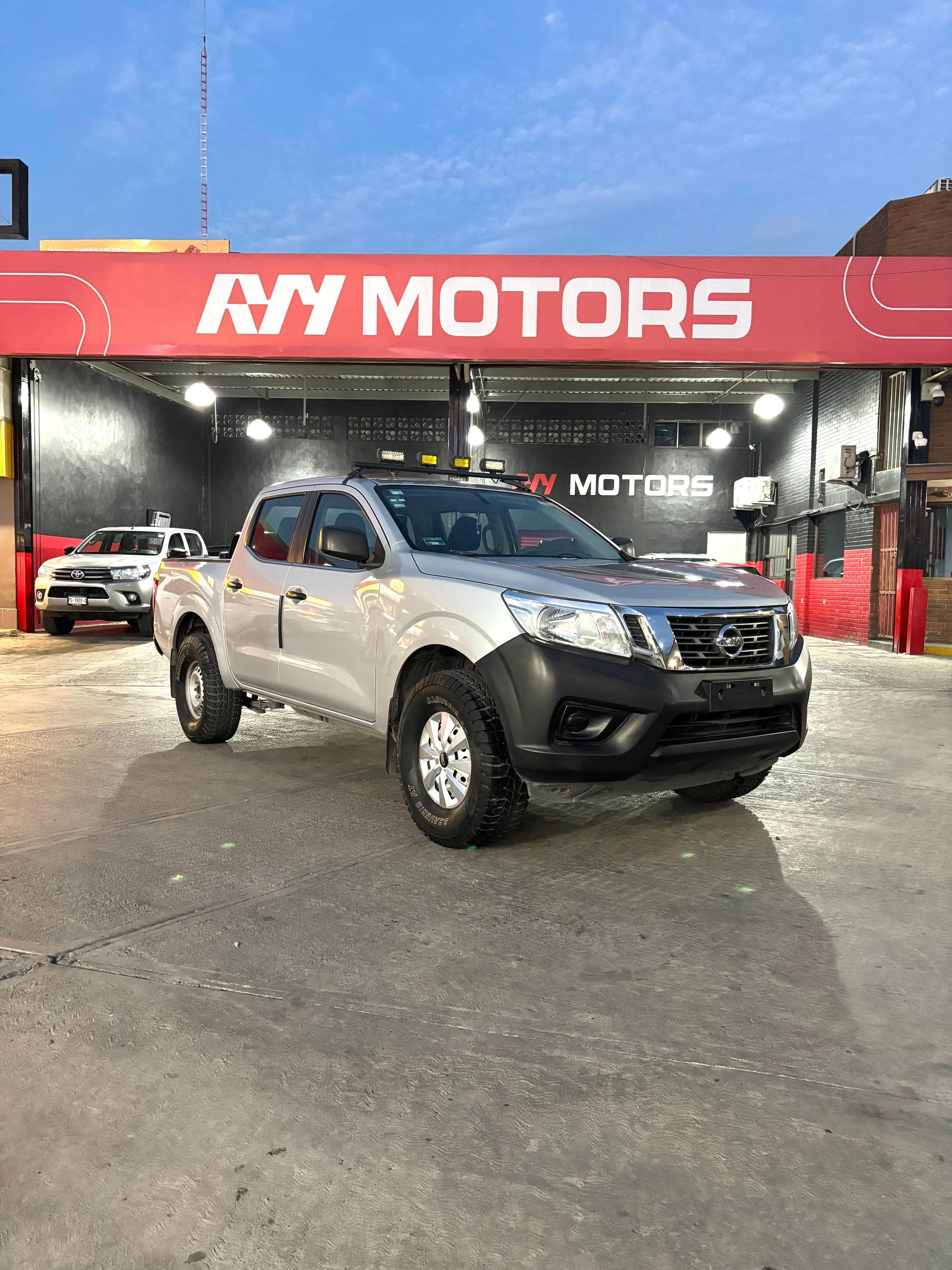 Nissan NP 300
